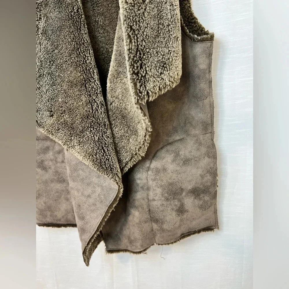 Velvet Taupe Faux Leather Vest Womens Open Front Pockets Faux Fur - Picture 4 of 9